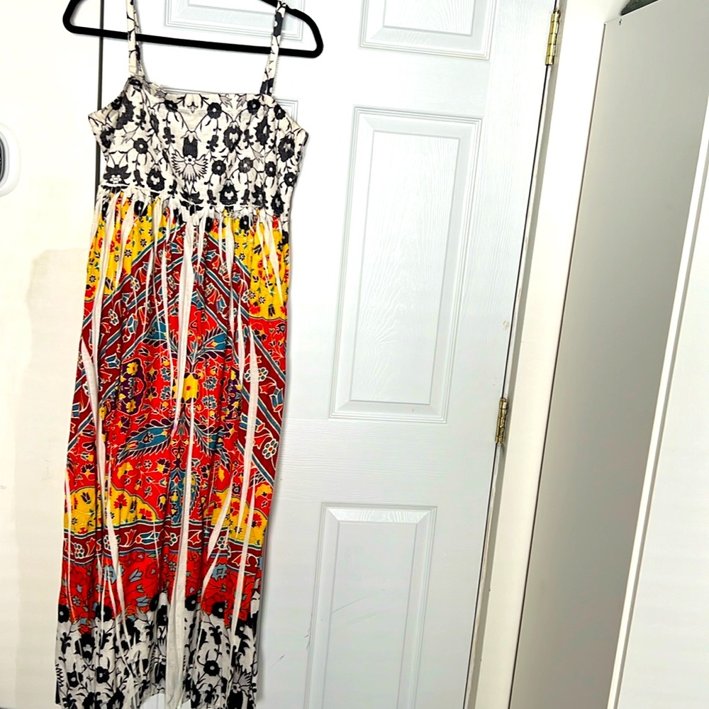 Women’s  sleeveless dress with adjustable straps